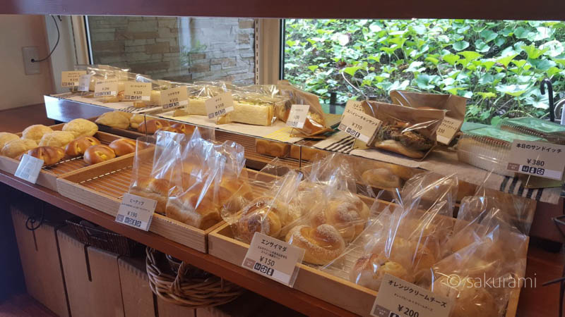 「しまふうみ」の店内の様子｜手作りパン